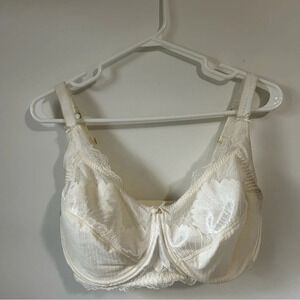 Amoena White Lace  Bra